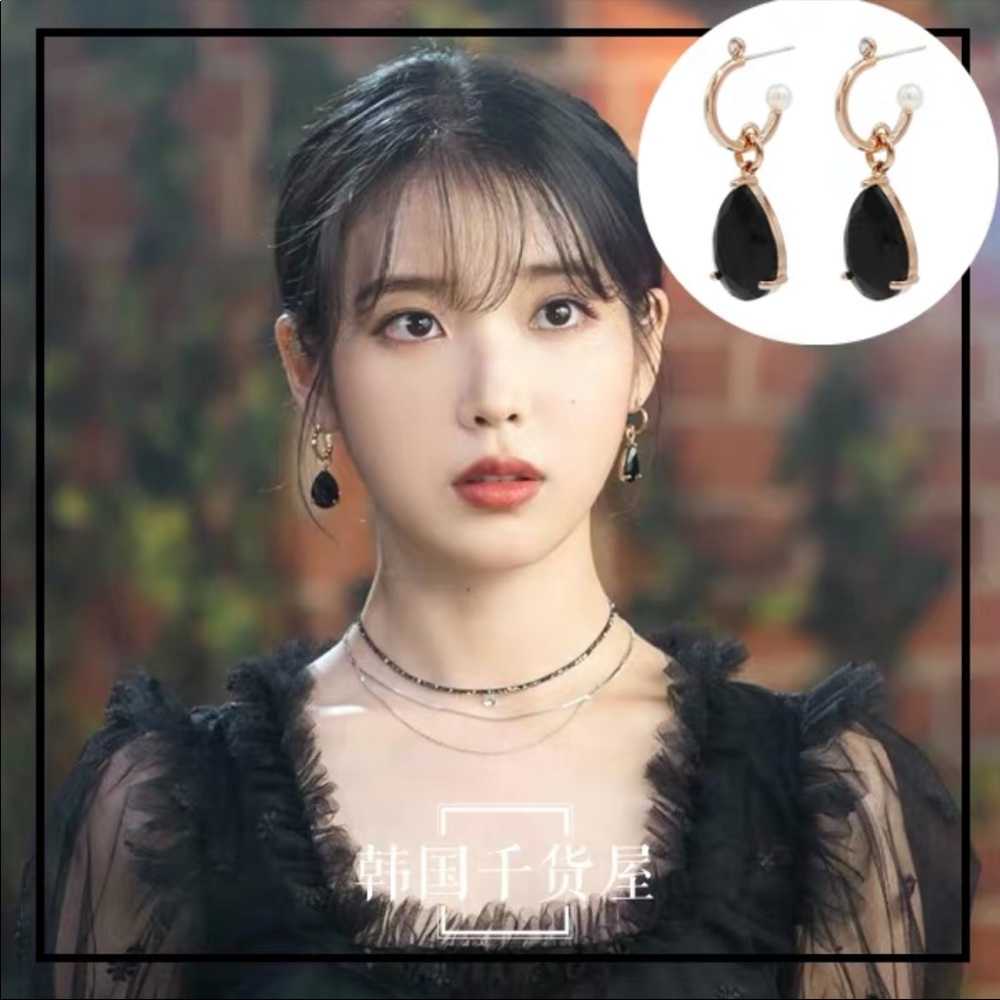 Korean style black earrings